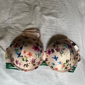 Victoria’s Secret 34D Bombshell Bra